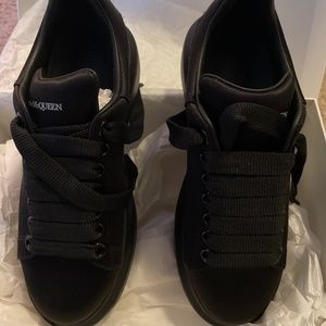 Alexander McQueen Satin Oversized Sneaker - Black - NWT